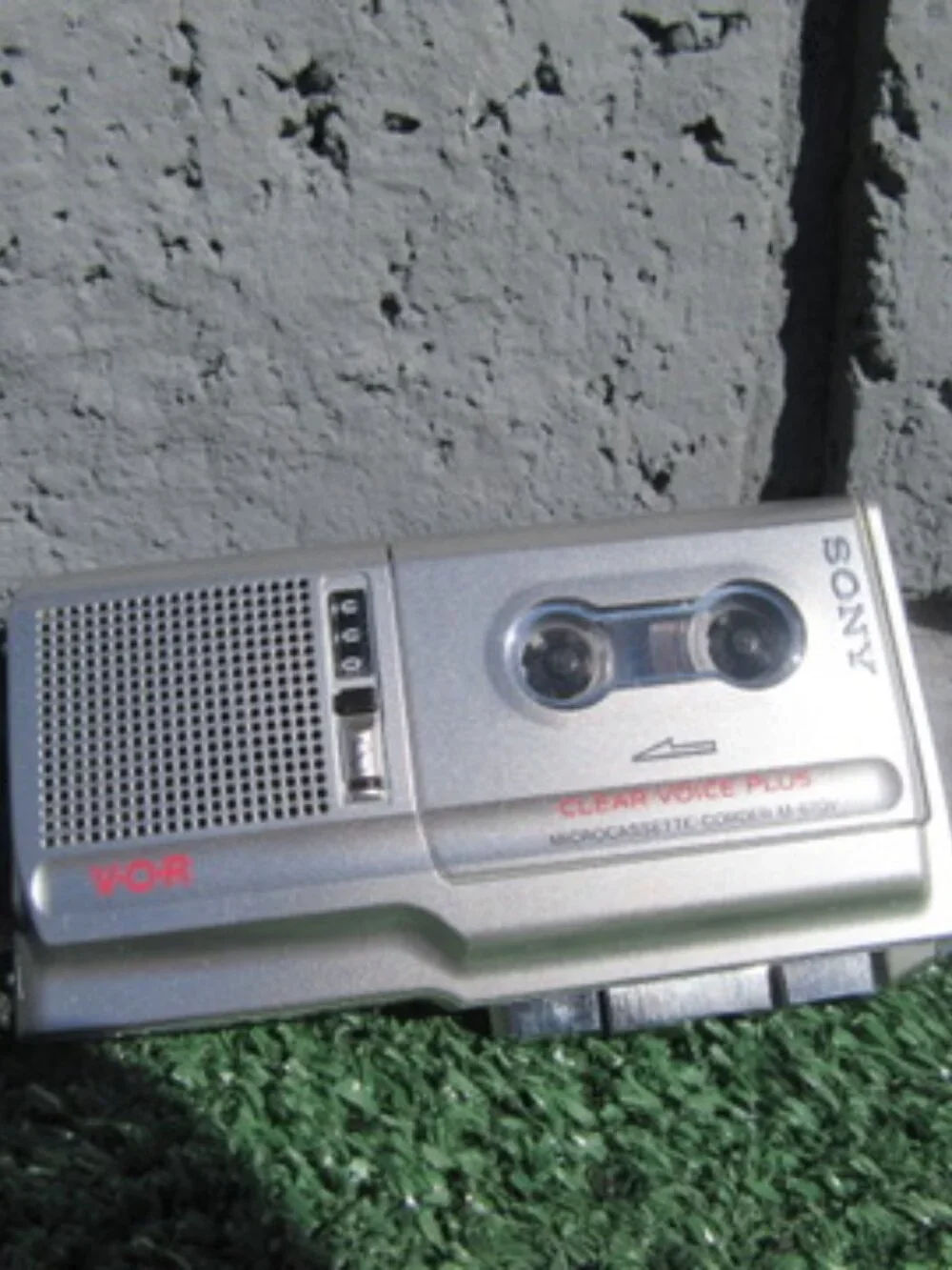 Sony V-O-R Microcassette Audio Recorder M-670V *For Parts*